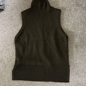 Aritzia Women's Sleeveless Turtleneck Sweater - Olive